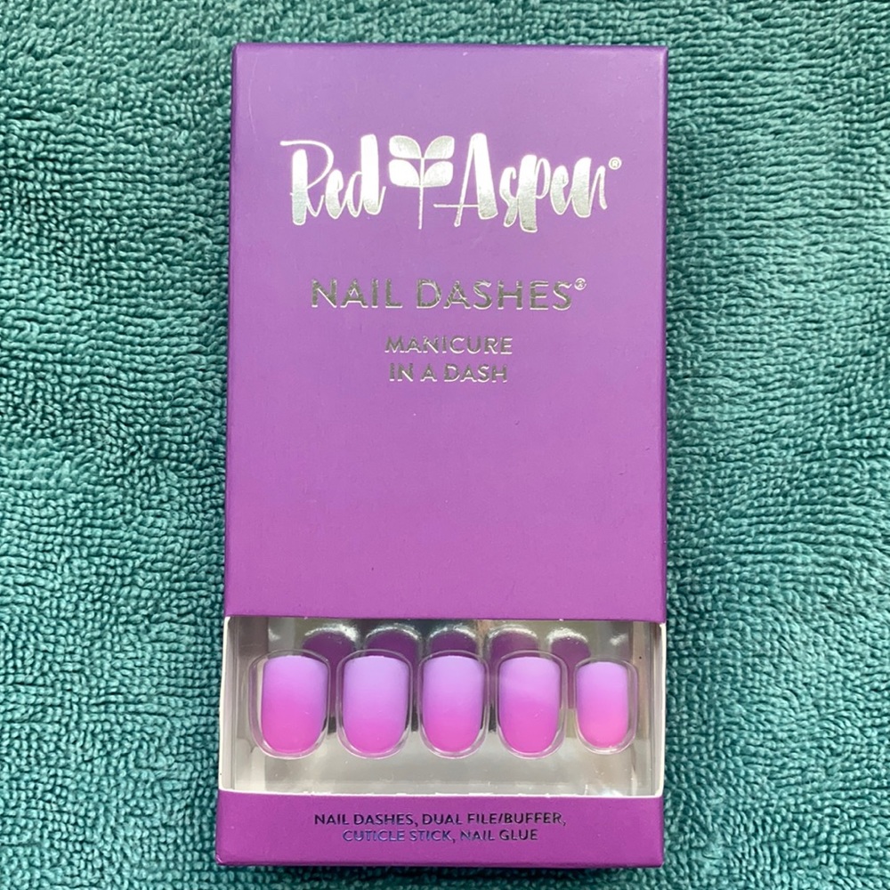 Red Aspen Nail Dashes